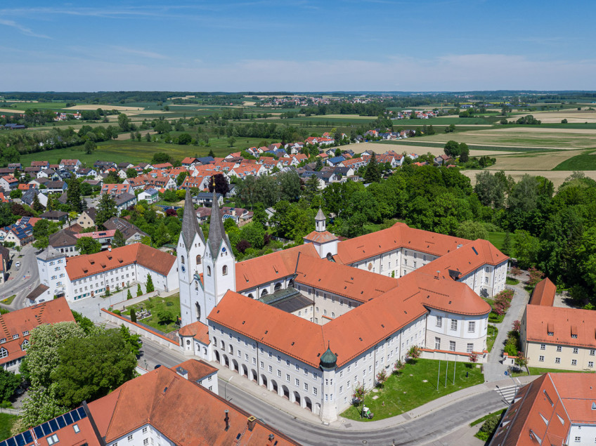 #AUFMACHER# 900 (+2) Jahre Kloster Indersdorf Jahresprogramm